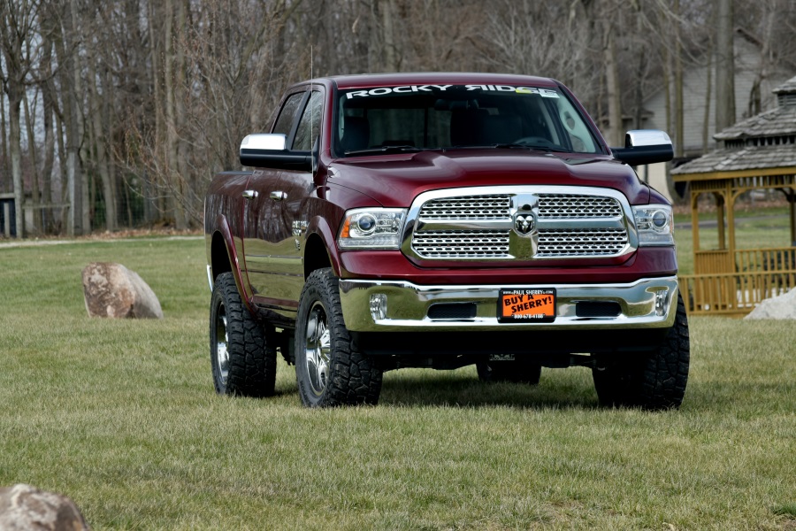 new lifted trucks