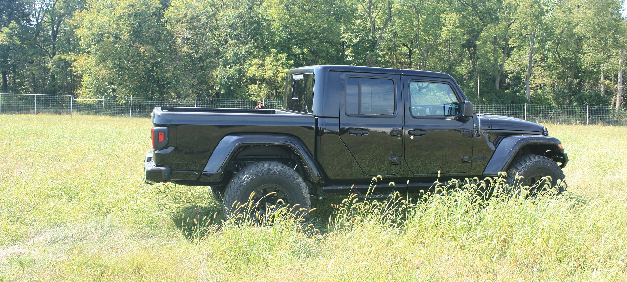 service lifted truck dealership