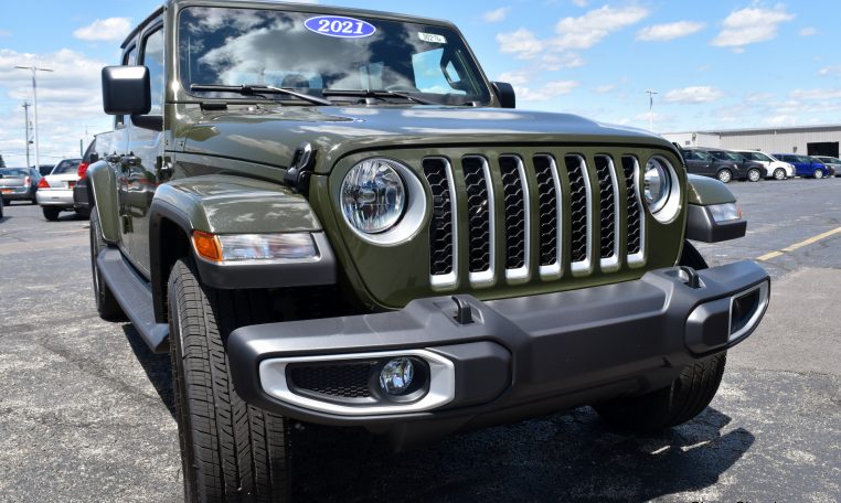 2021 Jeep Gladiator Overland | 30296T - Sherry 4x4