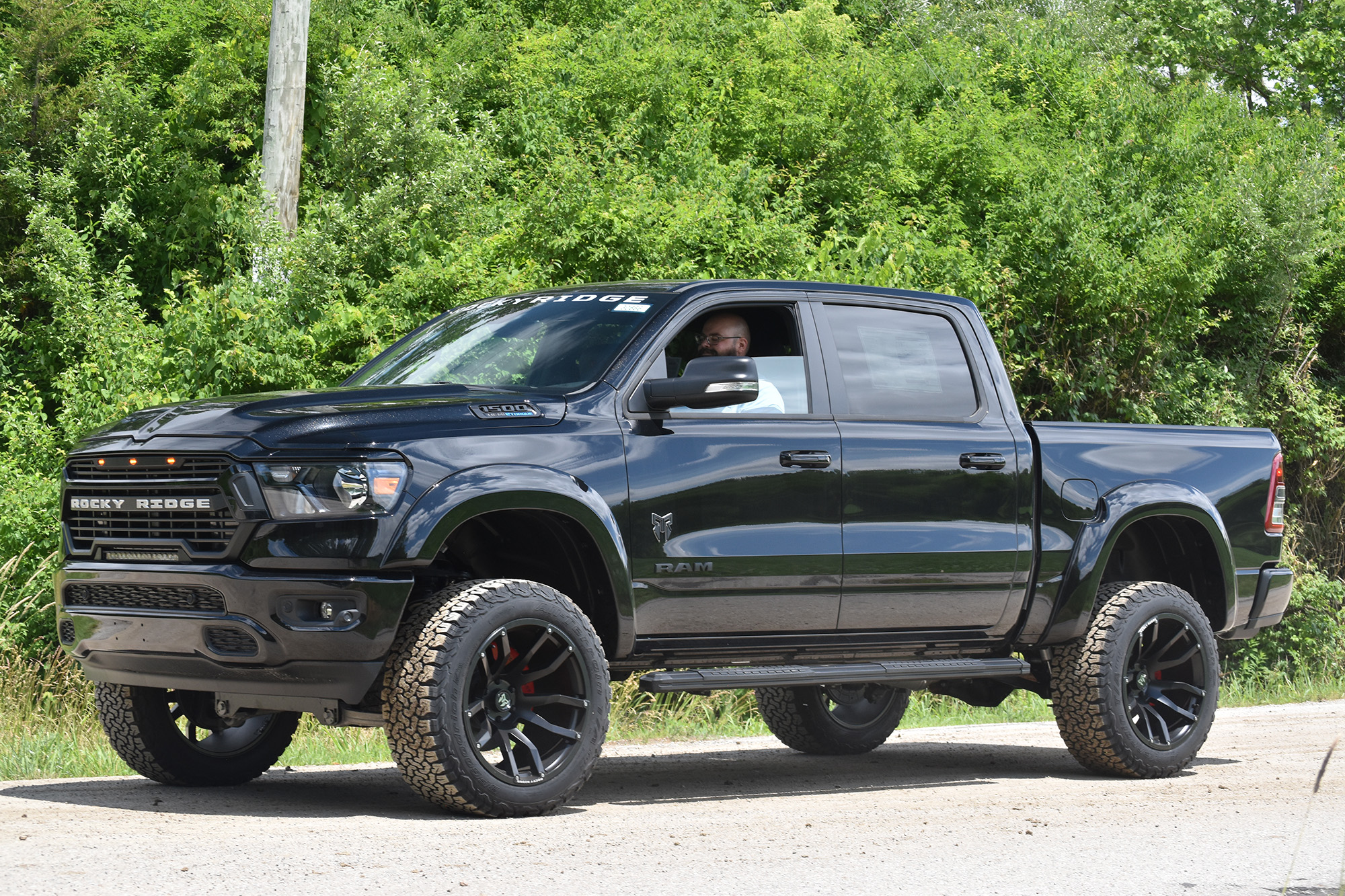 online-listings-for-lifted-trucks-in-texas